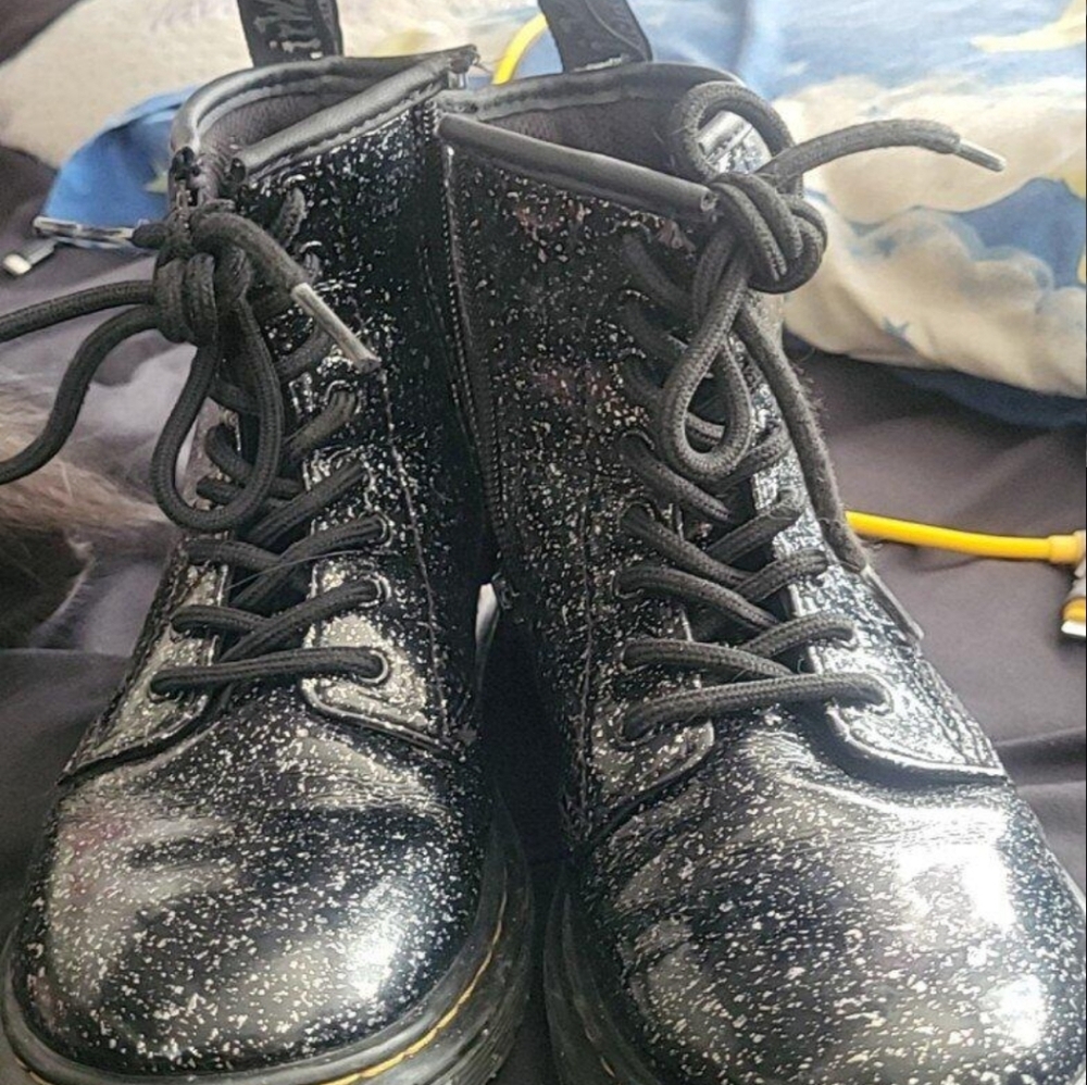 Girls Dr. Martens